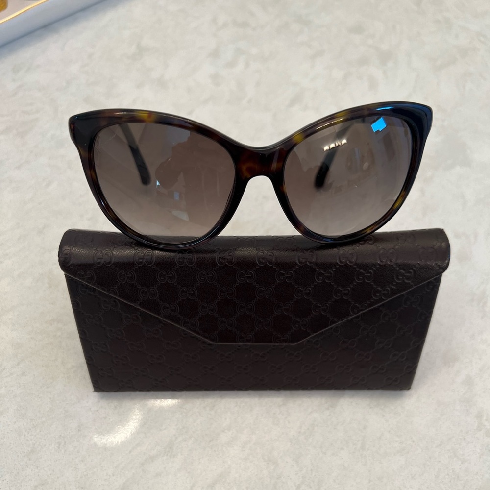 Gucci Tortoiseshell Brown Cat-Eye Sunglasses